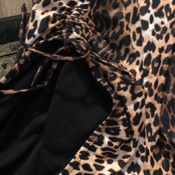 Boohoo leopard swimsuit or bodysuit - Picture 4 of 8